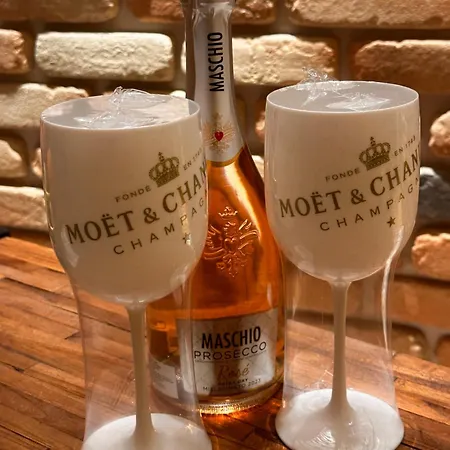 The Jacuzzi Boutique (adults Only) Apartamento