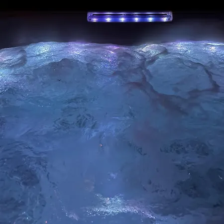 The Jacuzzi Boutique (adults Only) דירה