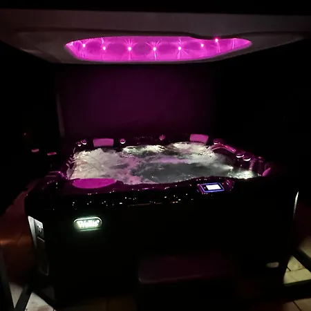 The Jacuzzi Boutique (adults Only) * Cluj-Napoca