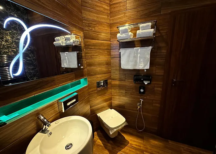 The Jacuzzi Boutique (adults Only) * كلوج-نابوكا