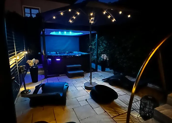 The Jacuzzi Boutique (adults Only)